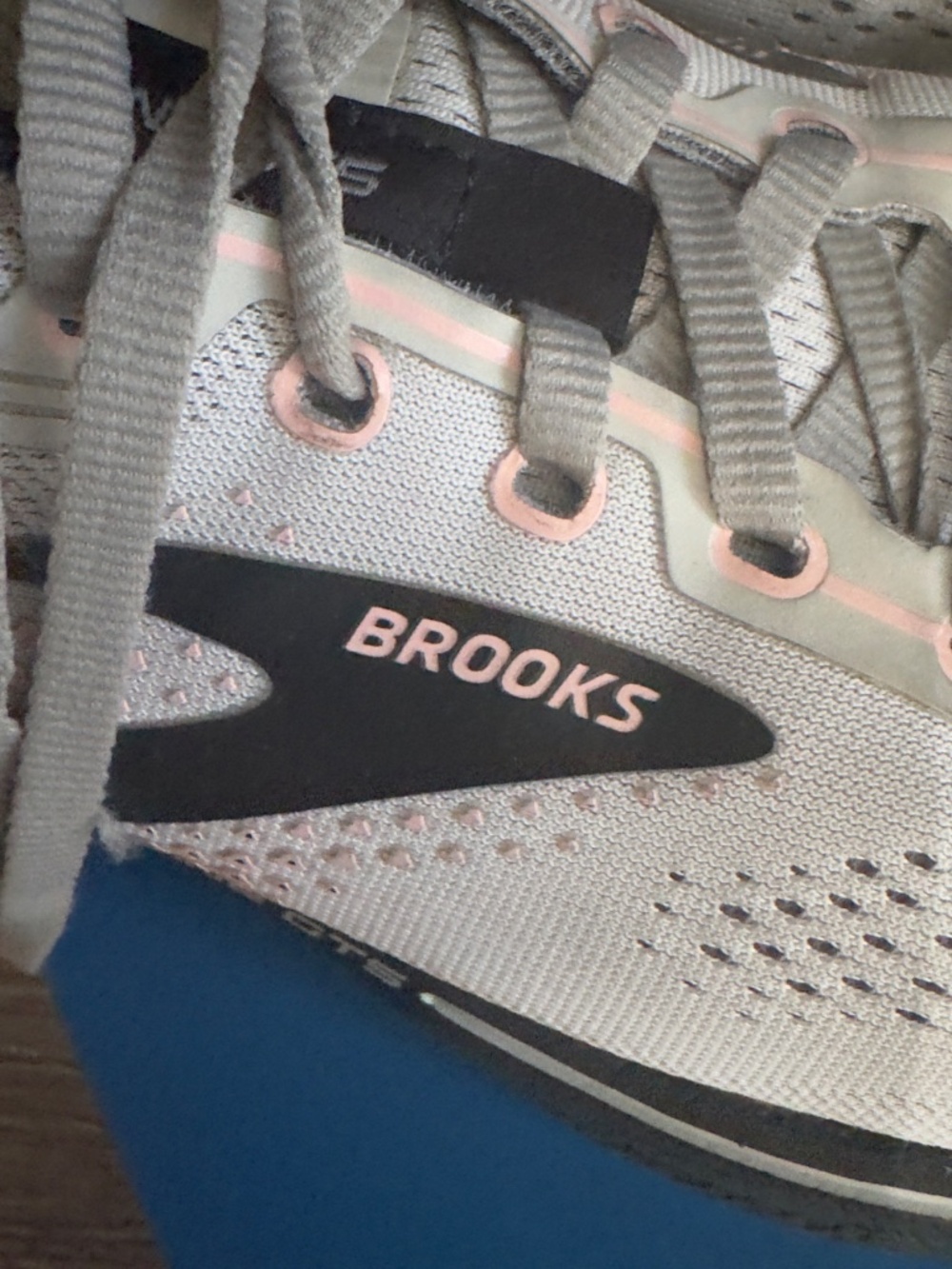 Brooks - Picture 3 of 8